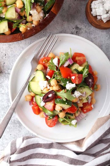 Vegan Greek Salad with Chickpeas | My Darling Vegan