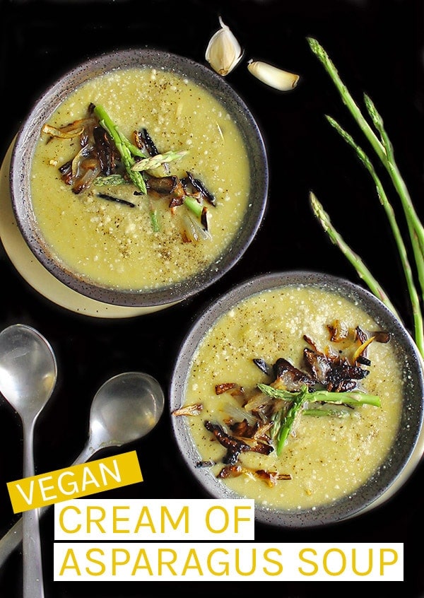 en vegansk aspargesuppe som er kremaktig, hjertelig og fylt med skjulte grønnsaker som gjør for et deilig og sunt vintermåltid. Laget på bare 40 minutter for en rask middag hver kveld i uken. # vegan # vegansoup #asparges # veganrecipes