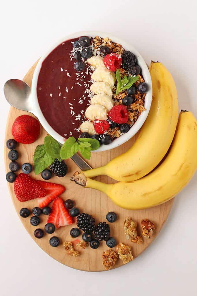 5-minute Mixed Berry Acai Bowl 