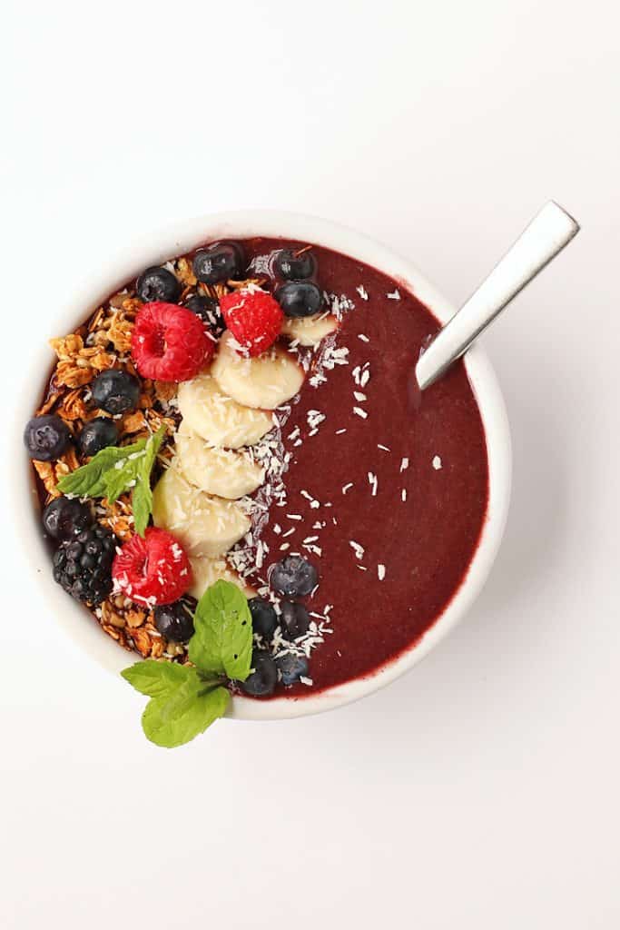 5-minute-mixed-berry-acai-bowl-my-darling-vegan