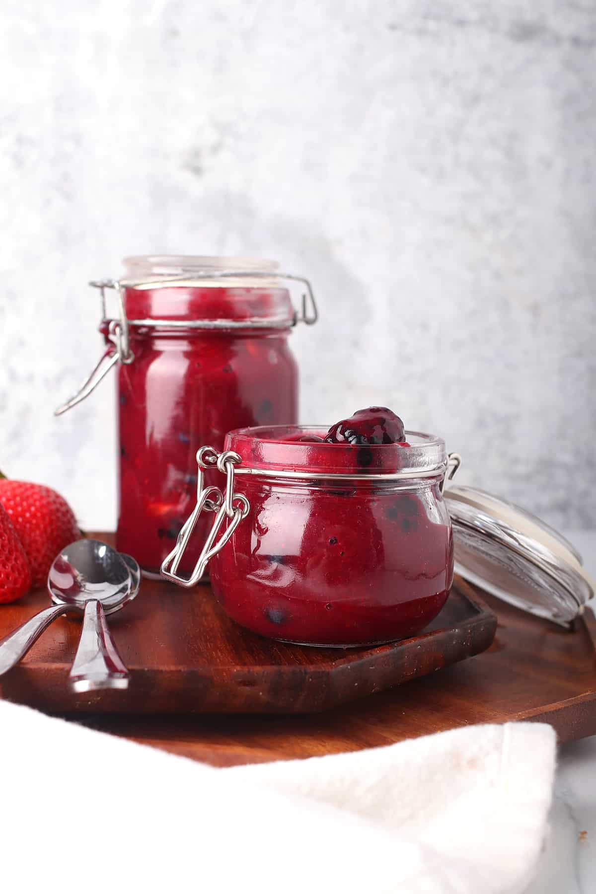 Easy Mixed Berry Compote Recipe - My Darling Vegan