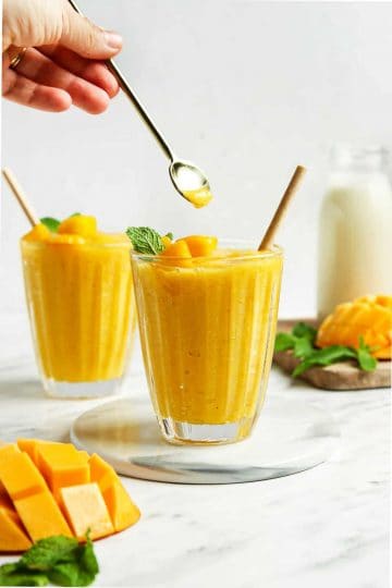 Mango Smoothie (6 Ingredients!) - My Darling Vegan