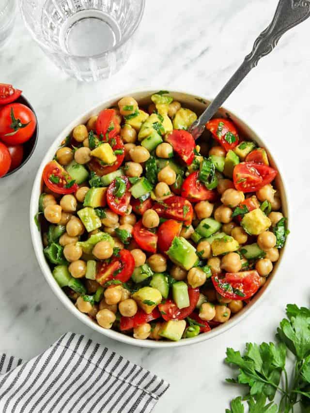 Mediterranean Chickpea Salad - My Darling Vegan